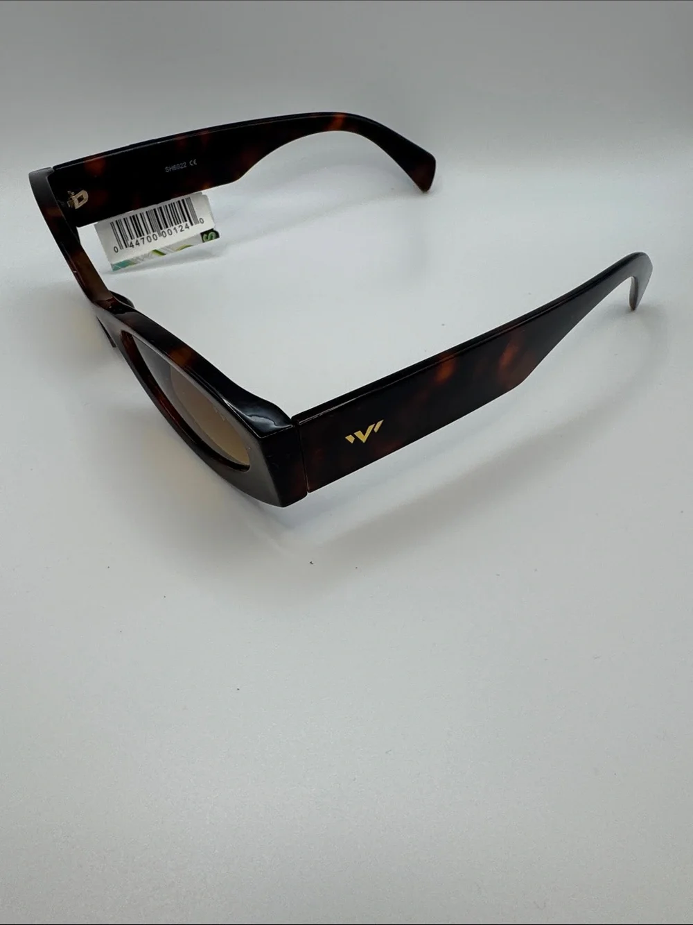 N/A stylish tortoiseshell